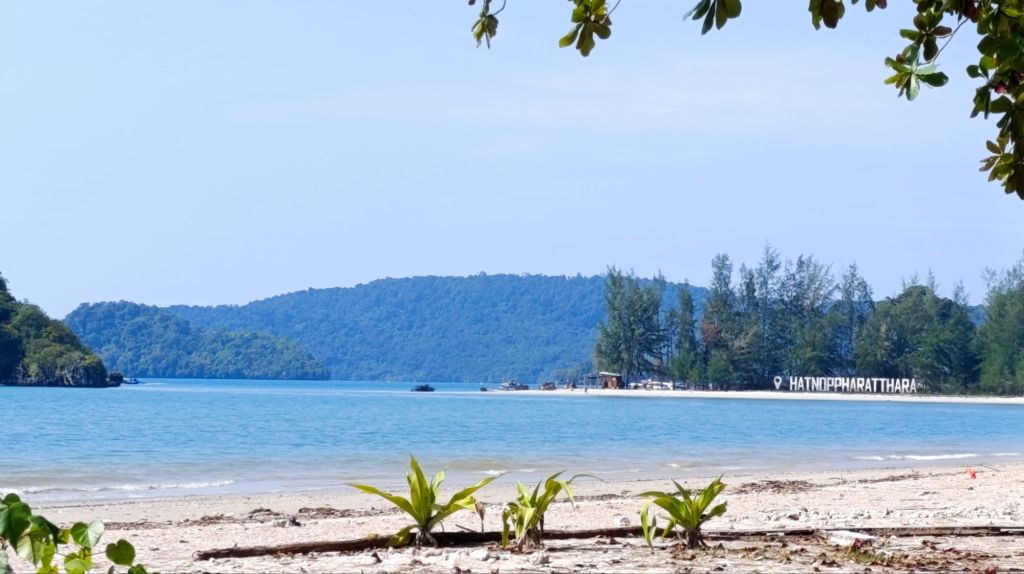 Ao Nang, entre l’effroi du tourisme de masse et l’émerveillement devant les beautés de la nature.